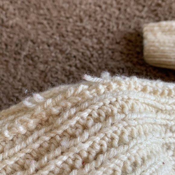 Handmade wool sweater. - Picture 6 of 8